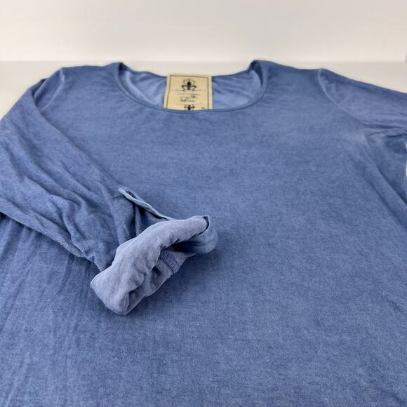 Fleur De Lis Women's Scoop Neck Long Roll Sleeve Distressed Blue Medium - Picture 4 of 9